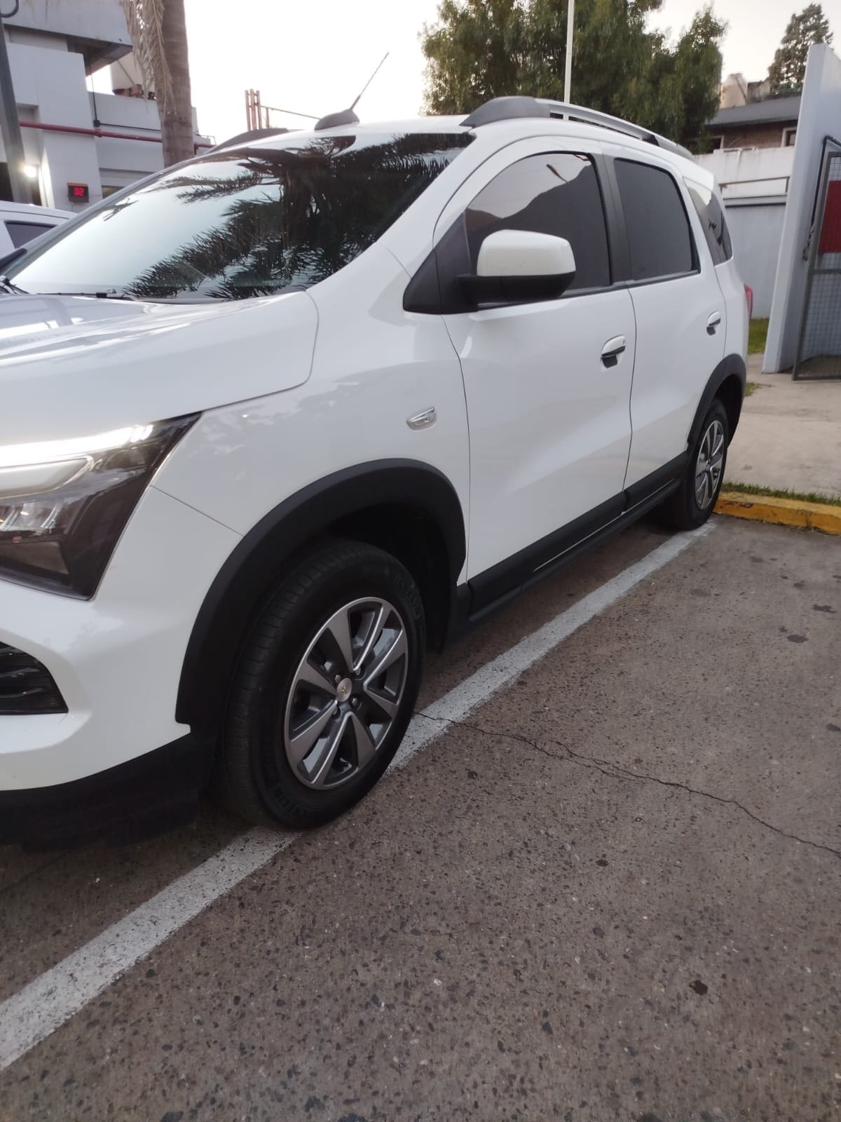 CHEVROLET  SPIN 1.6 LT 5 asientos 