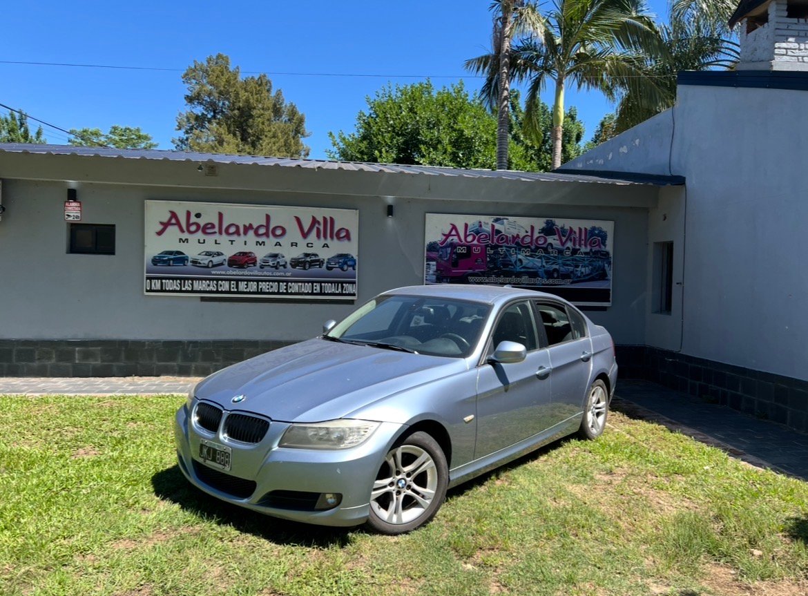 BMW  320 I 2.0 AT